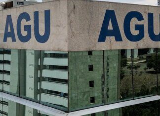 AGU aciona Justiça contra sites suspeitos de vender diplomas falsos