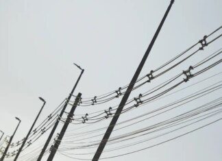 Operação em ferros-velhos quer reduzir furto de fios de cobre no Rio