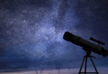 Pesquisador brasileiro encontra oito planetas que podem abrigar vida