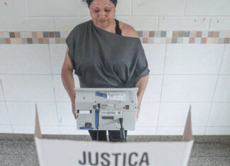 TSE verifica sistemas eleitorais e emite zerésima de urnas eletrônicas