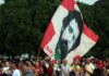 Lula e eleitores idosos se emocionam em “festa de aniversário”