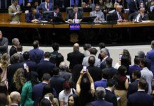 Alcolumbre marca votação da PEC pelo fim da 6×1 para quarta-feira