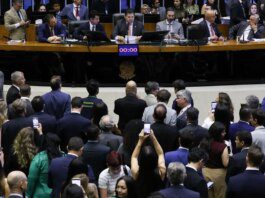 Alcolumbre marca votação da PEC pelo fim da 6×1 para quarta-feira