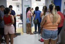Moradores da Maré relatam dificuldades para votar no primeiro turno