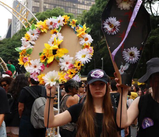 Pensão apoia órfãos de vítimas de feminicídio