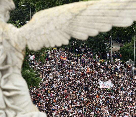Espanha aprova 21 ações emergenciais para conter protestos de moradia