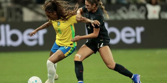 Brasil dobra recorde de voluntários para Copa do Mundo Feminina Brasil dobra recorde de voluntários para Copa do Mundo Feminina