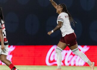 Fluminense vence Flamengo e abre vantagem na Copa do Brasil Feminina Fluminense vence Flamengo e abre vantagem na Copa do Brasil Feminina