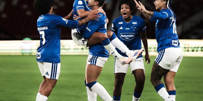 Libertadores Feminina: Cruzeiro resiste à altitude e vence na estreia Libertadores Feminina: Cruzeiro resiste à altitude e vence na estreia