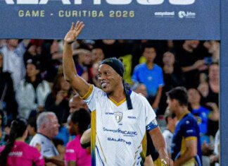 Ronaldinho Gaúcho anuncia volta aos gramados pelo italiano Ravenna Ronaldinho Gaúcho anuncia volta aos gramados pelo italiano Ravenna