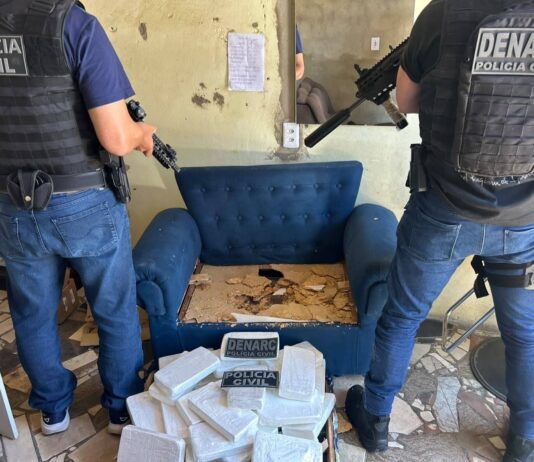 Cocaína Avaliada Em R$ 1,5 Milhão é Encontrada Escondida Em Sofás Na Bahia