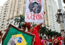 Estudantes fazem ato no Rio de Janeiro em defesa de voto em Lula