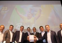 Flávio Bolsonaro recebe apoio de governadores eleitos e Cury