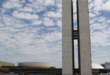 Presidente do Senado marca para segunda votação do fim da escala 6×1