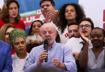 Lula cobra Flávio Bolsonaro sobre apoio ao fim da escala 6×1