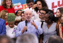 Lula tem mais de 51% dos votos e é reeleito para quarto mandato