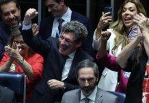 Senado aprova fim da escala 6×1 e PEC vai a promulgação