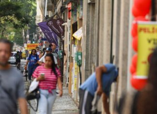 Fim da escala 6×1 traz esperança de mais tempo para família e saúde